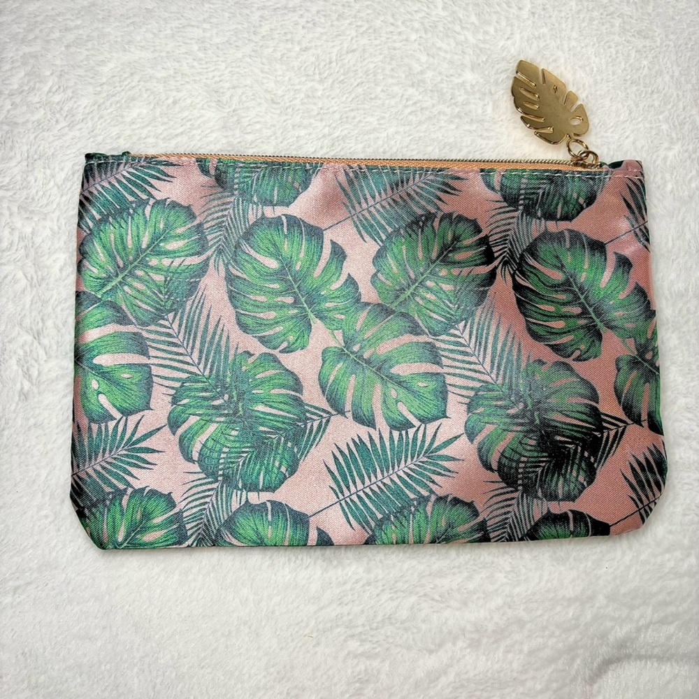 Ipsy Cosmetic Bag Hotel Paradise Aug 2022 Green Palm Leaves Faux Satin New - Picture 2 of 4